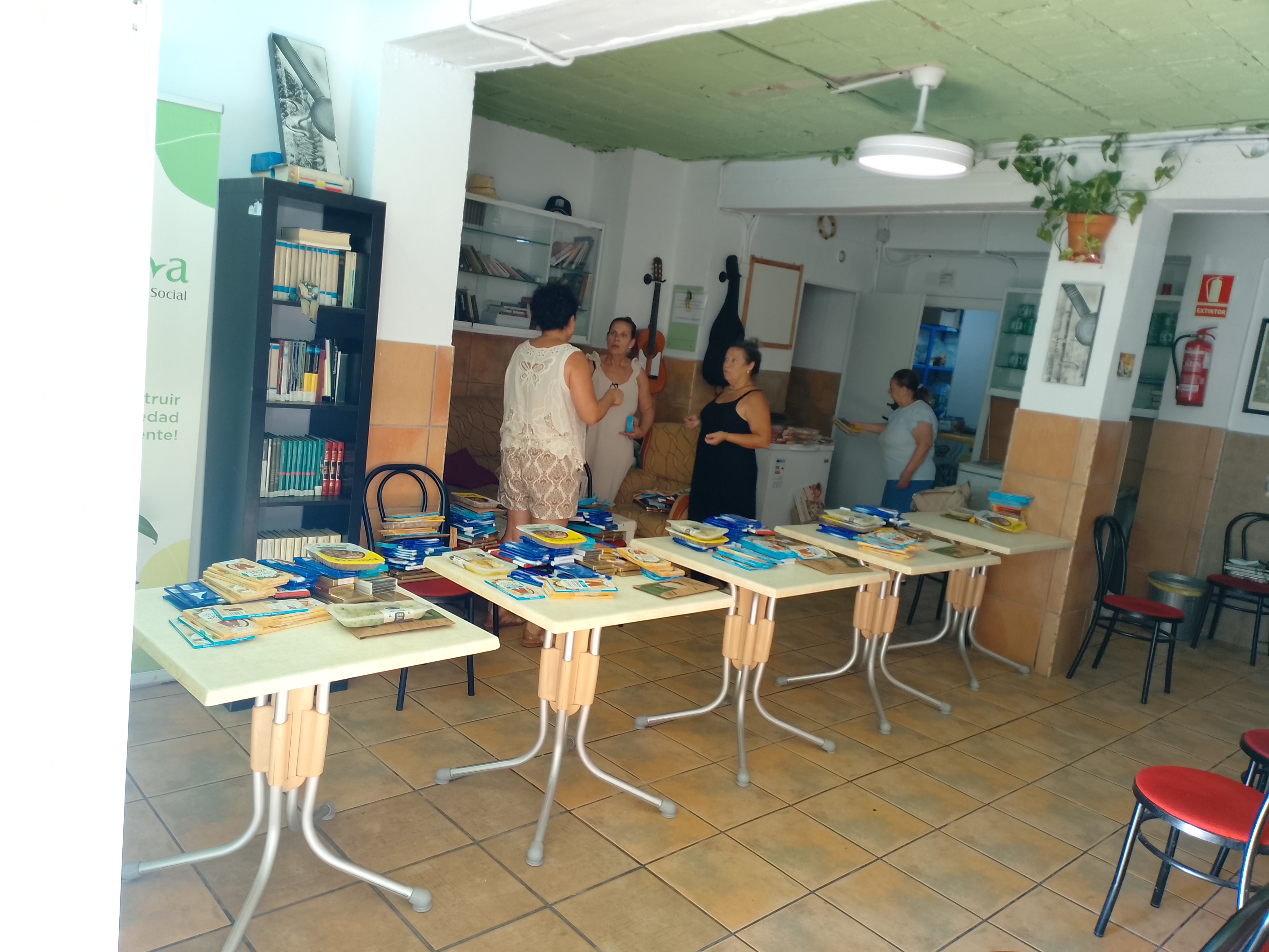 AYUDA A LAS FAMILIAS NECESITADAS 
